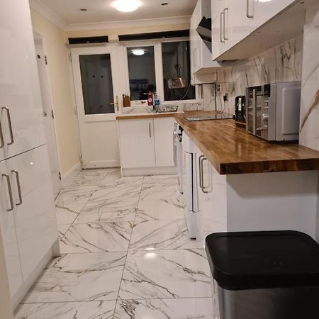 Umbrella Properties London Excel Bagian luar foto
