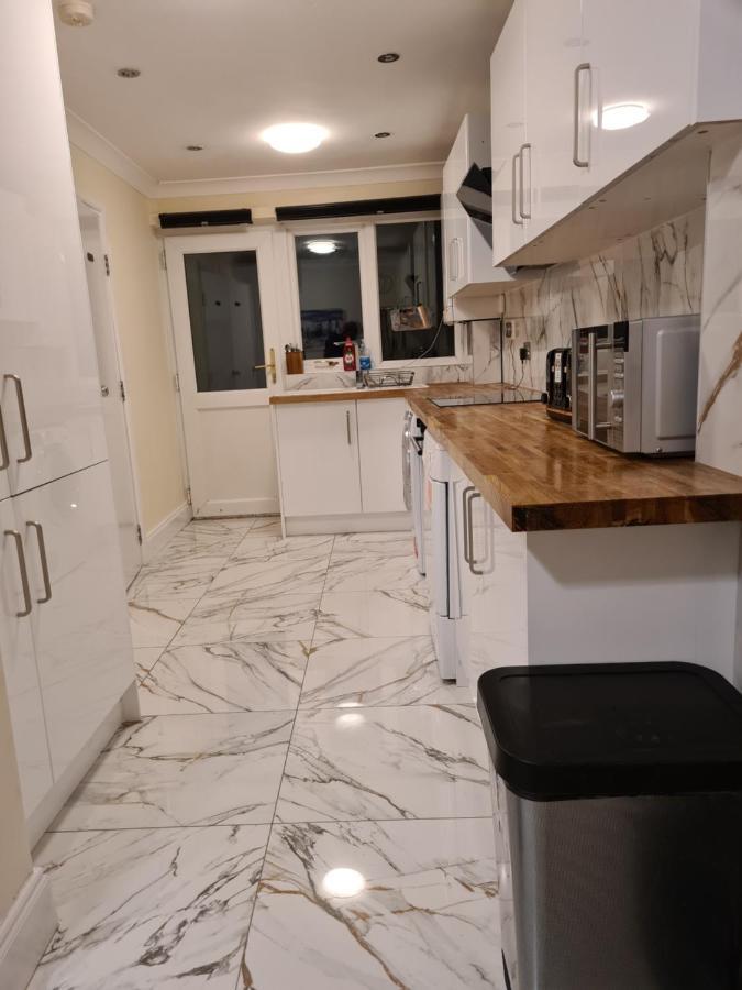 Umbrella Properties London Excel Bagian luar foto