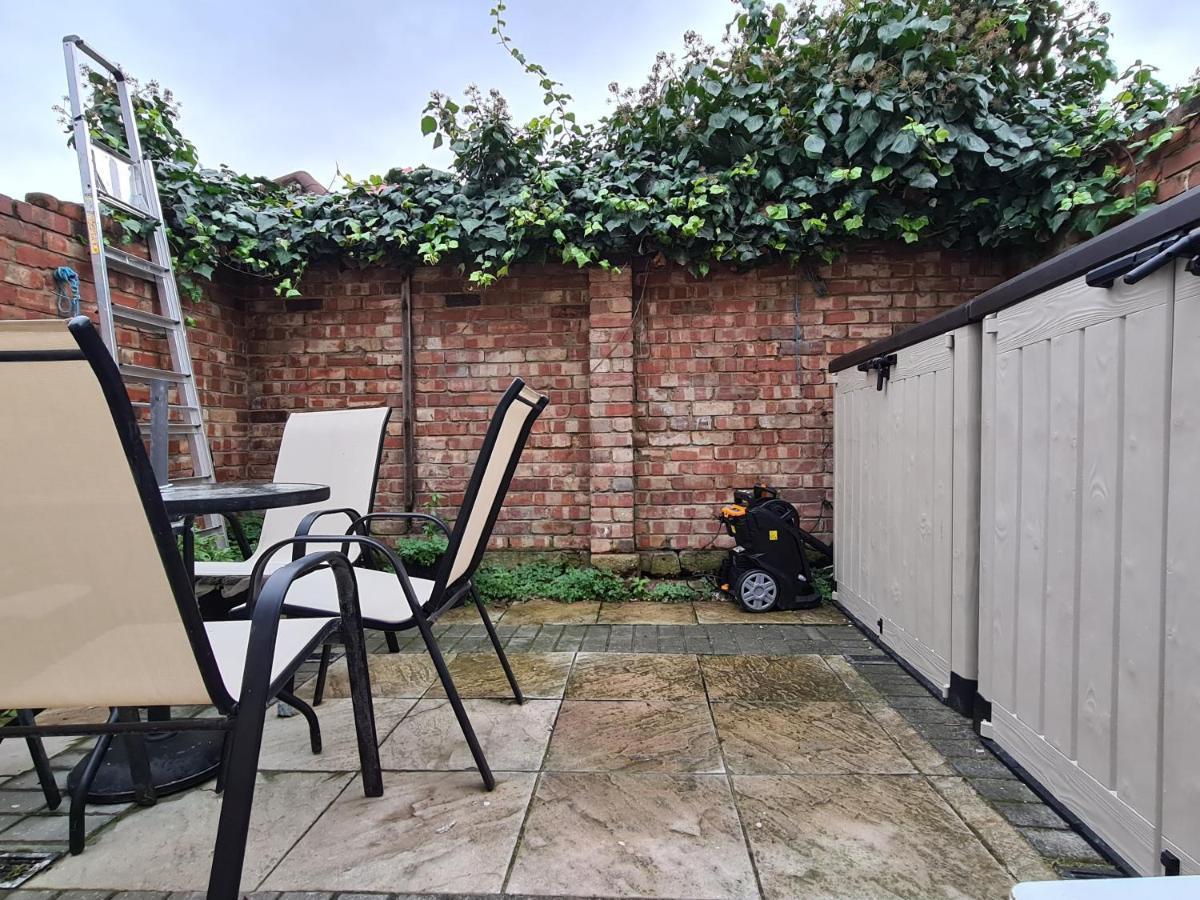 Umbrella Properties London Excel Bagian luar foto