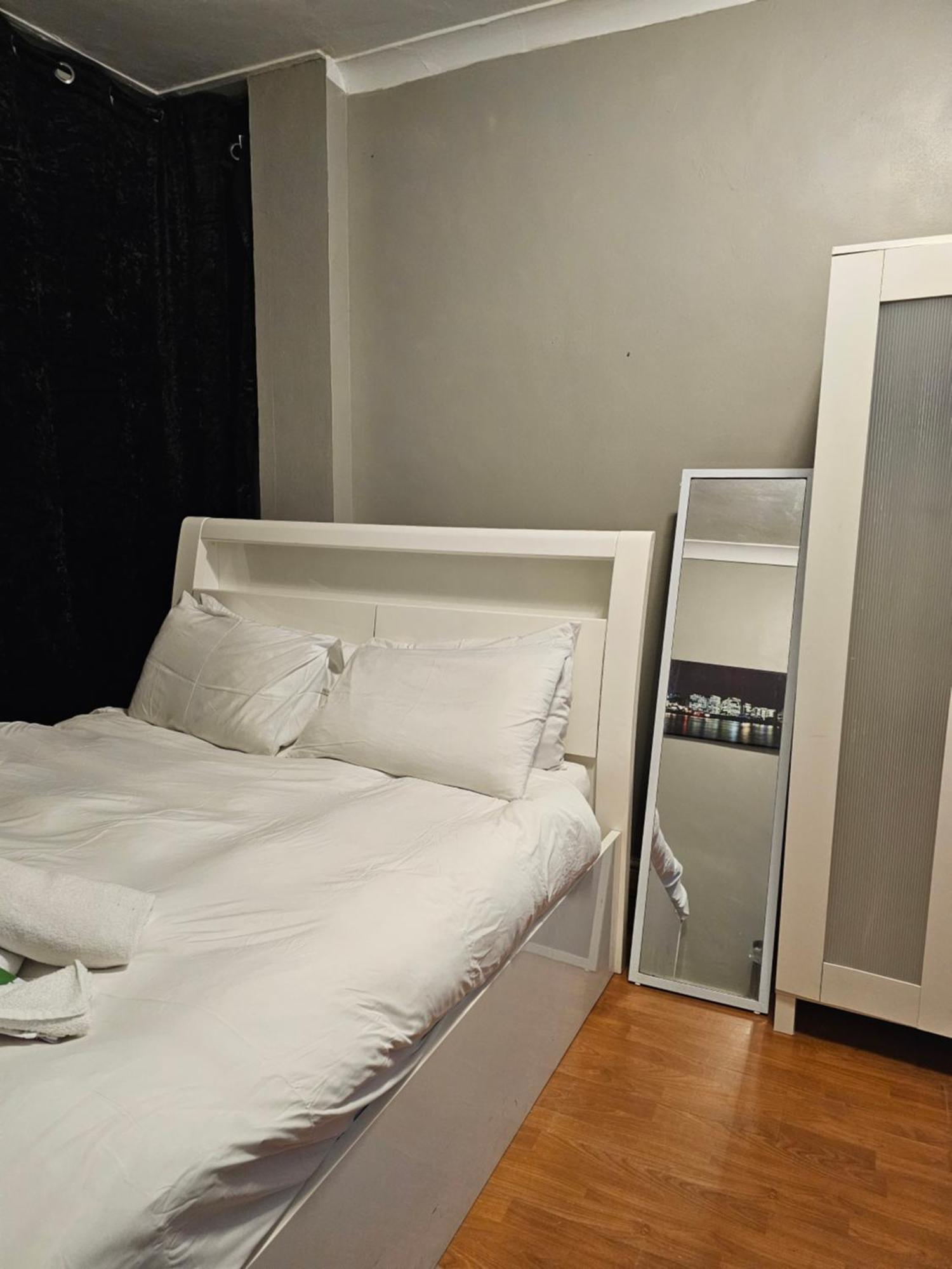 Umbrella Properties London Excel Bagian luar foto
