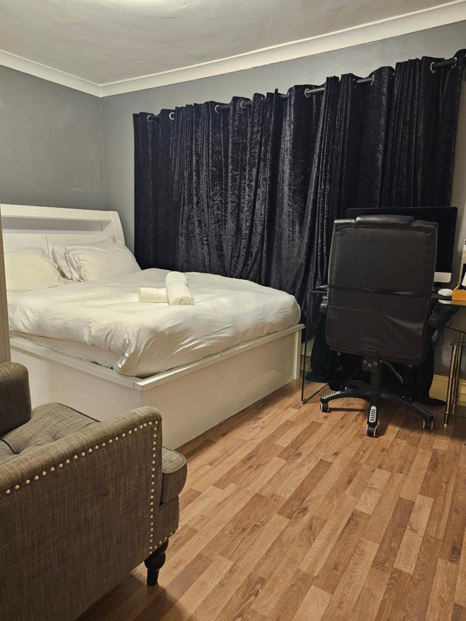 Umbrella Properties London Excel Bagian luar foto